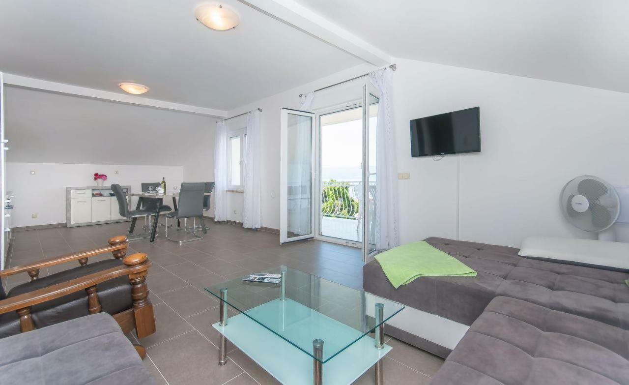 Modern Apartment Duce Exterior photo